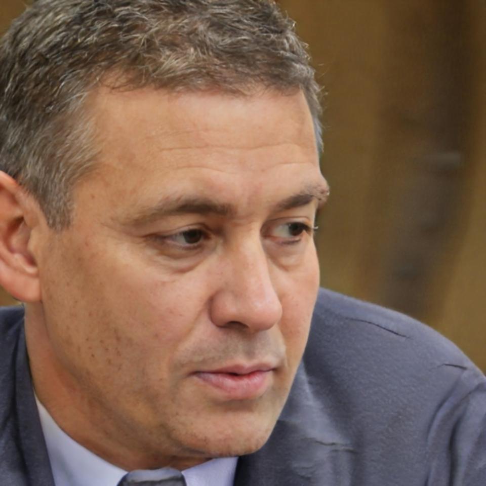 Portrait de Théo Vanderhoeven, consultant en stratégie